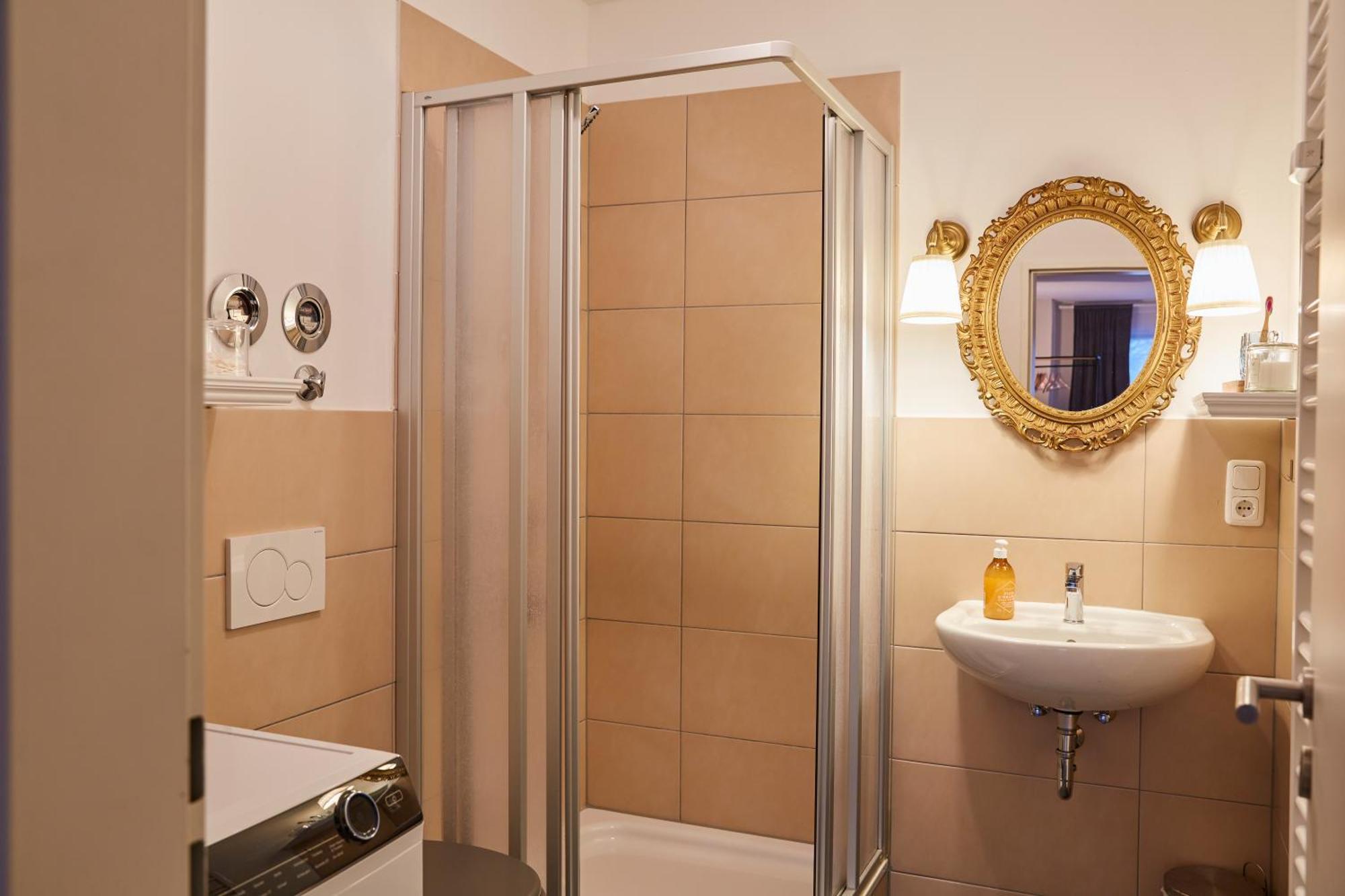 Apartment R B Business Am Flughafen Fuer 1-5 Personen - Ideal Fuer Geschaeftsreisende Und Familien - Kueche - Waschtrockner - Smart Tv Hamburg